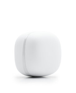 Earbuds in ear – White